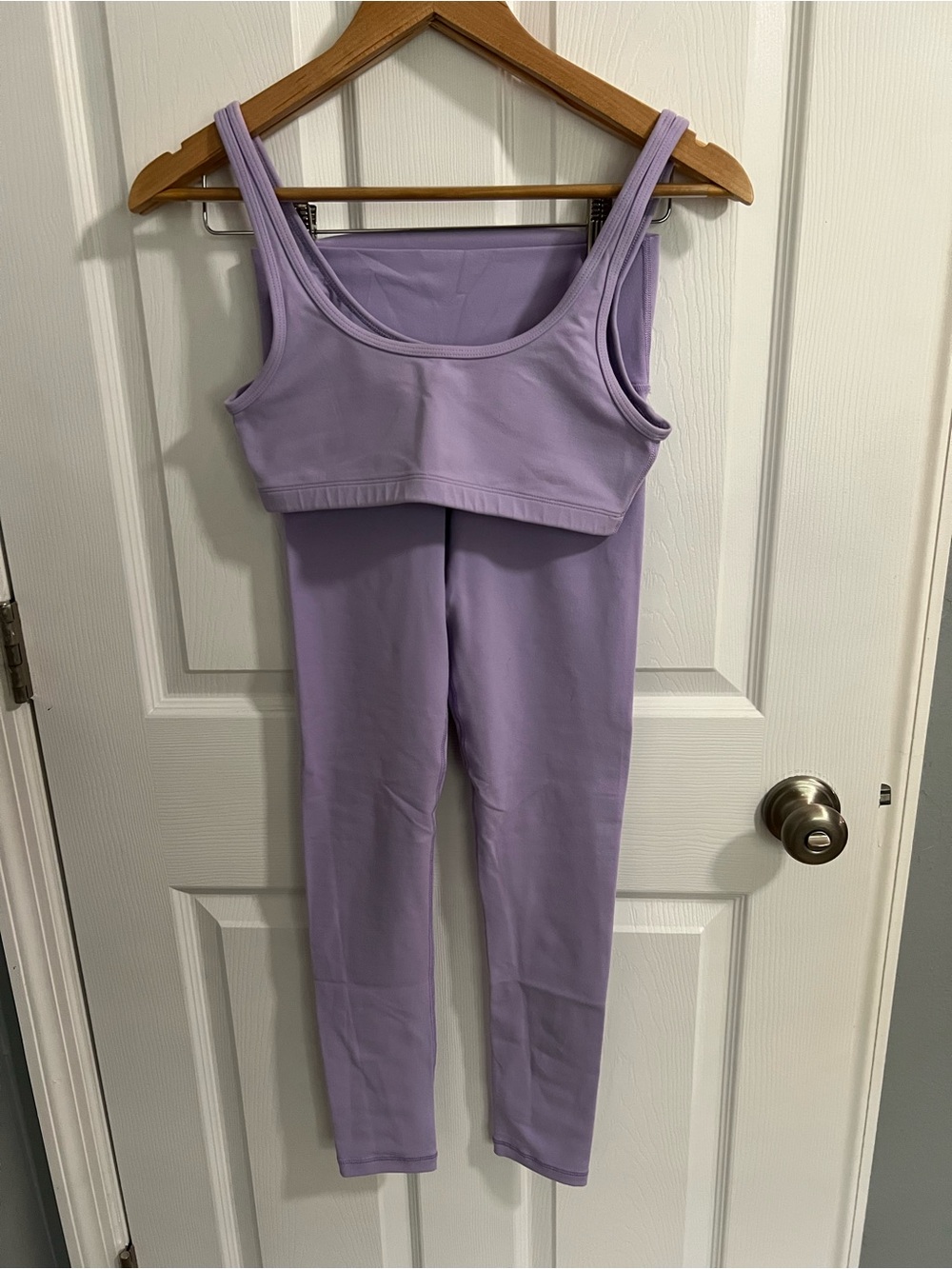 Aritzia TNAction lavender butter leggings 7/8 length